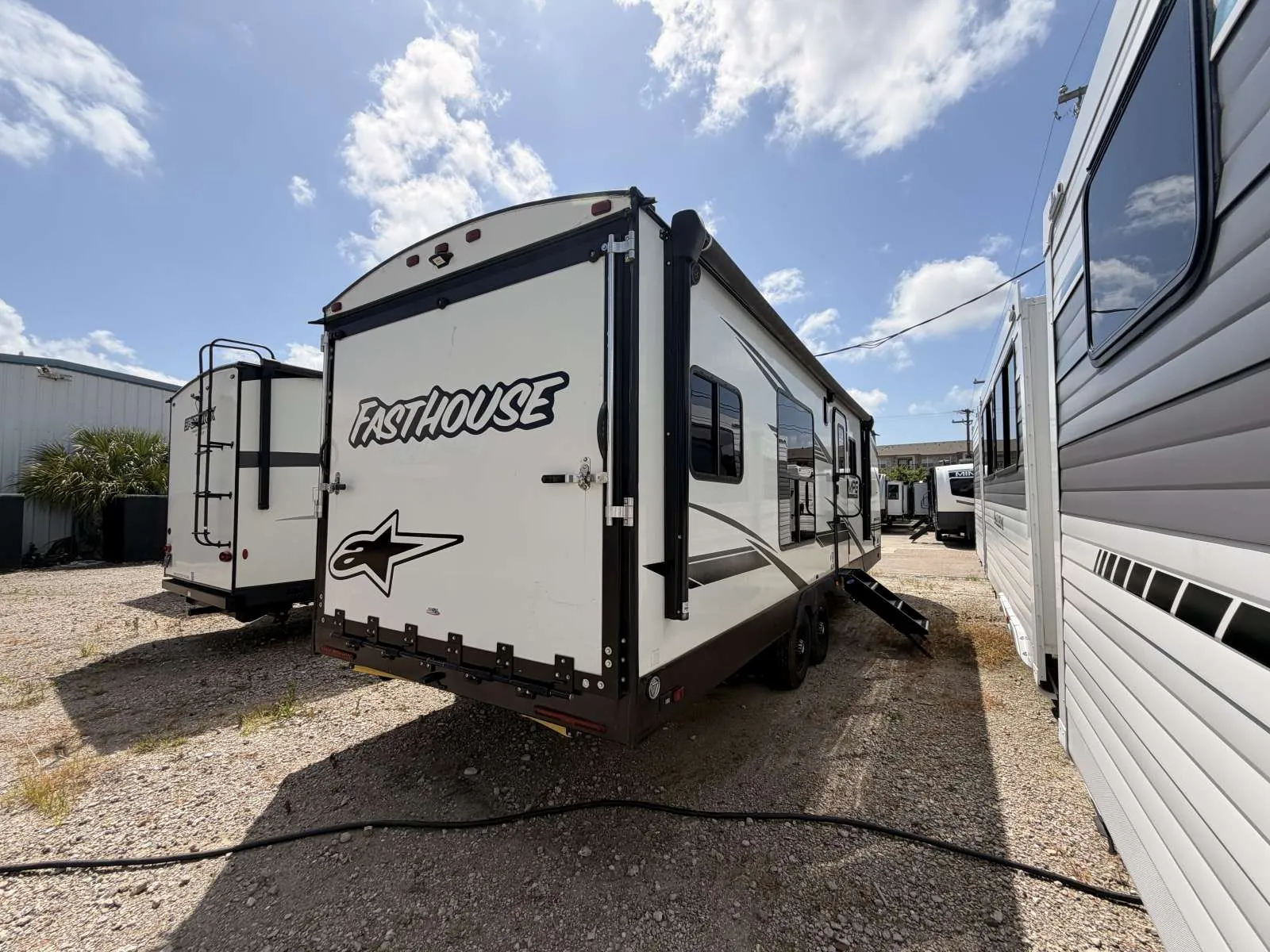 2022 Cruiser RV MPG 2700TH - Photo 3