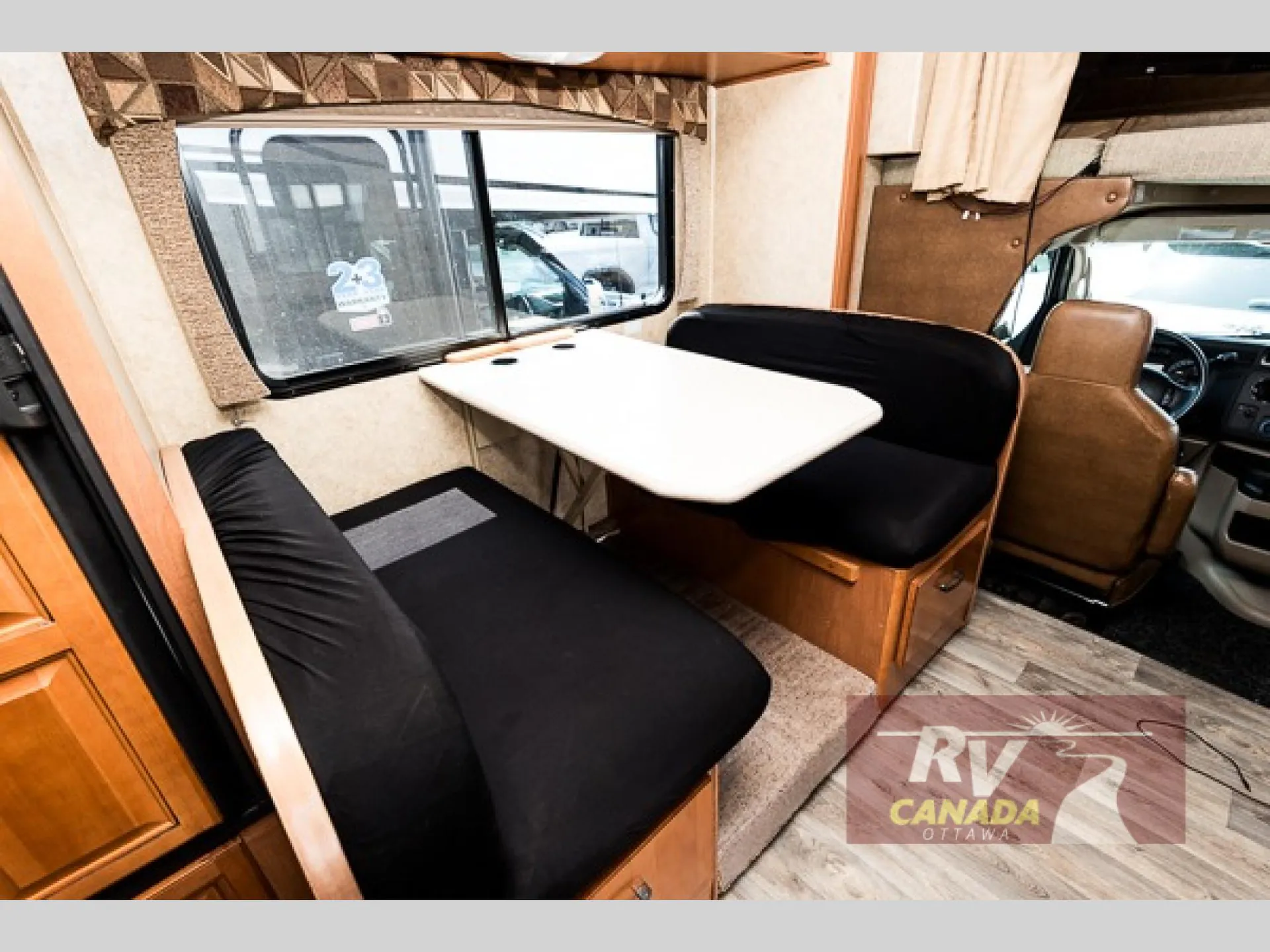 2014 Forest River Sunseeker 3170DS — Photo 6