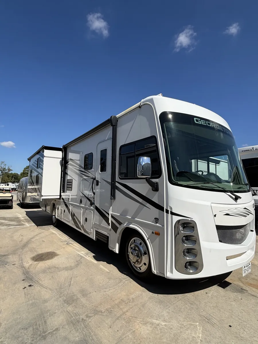 2022 Forest River Georgetown 3 Series GT3 33B3, Photos photo 2
