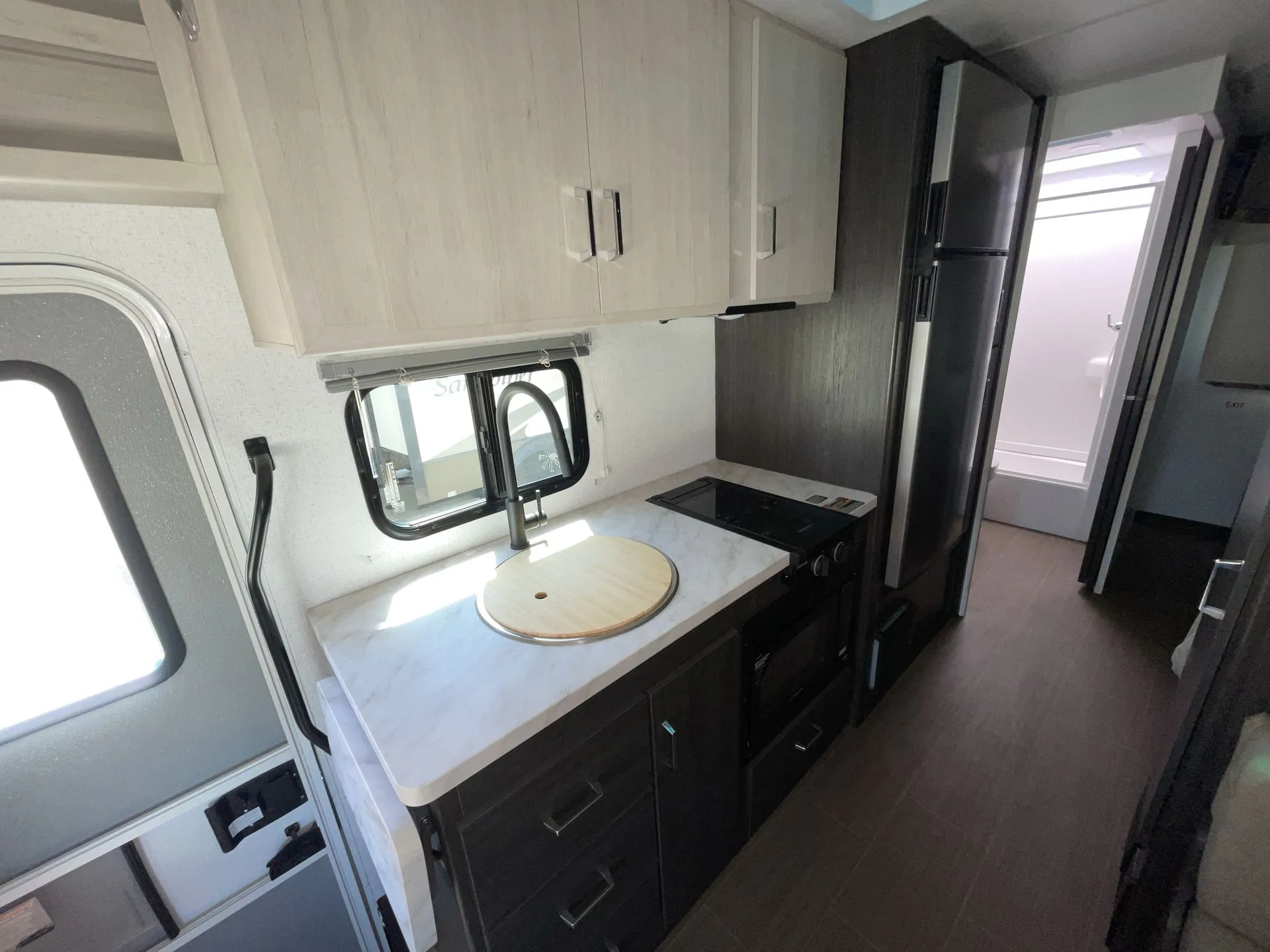 2027 Winnebago Sunflyer 22RS - Photo 4