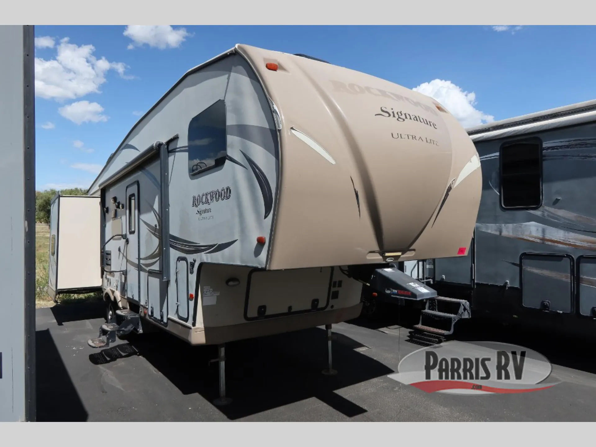 2016 Forest River Rockwood Signature Ultra Lite 8281WS - Photo 2
