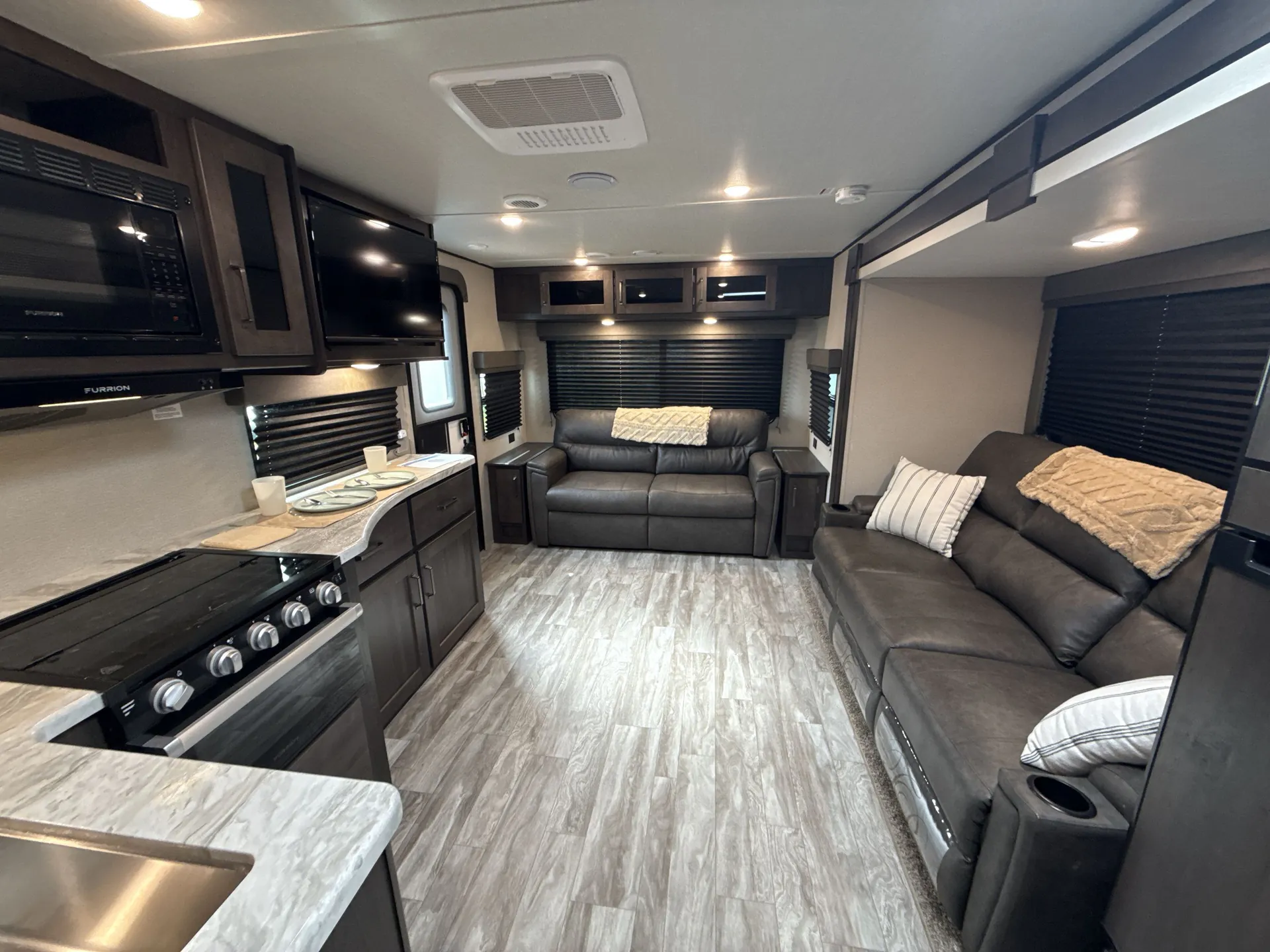 2022 Grand Design Transcend Xplor 245RL — living area main