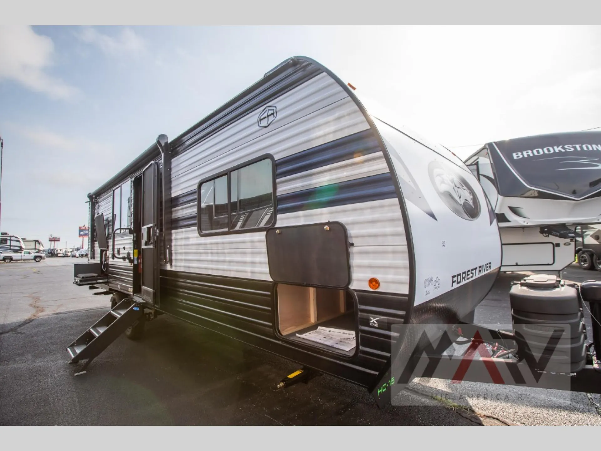 2027 Forest River Cherokee Grey Wolf 26SS — Photo 6