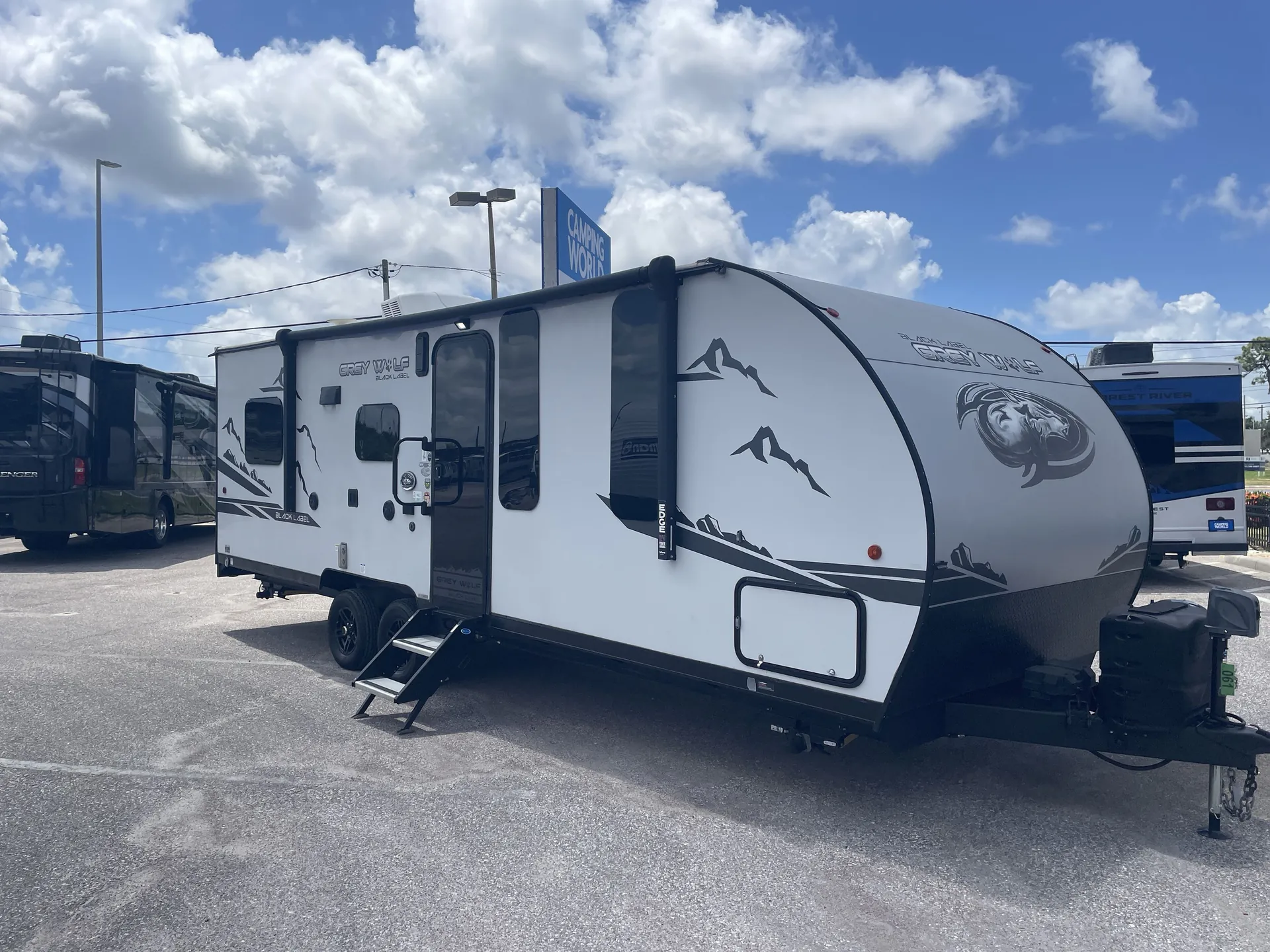 2022 Forest River Cherokee Grey Wolf Black Label 22RRBL - Photo 2