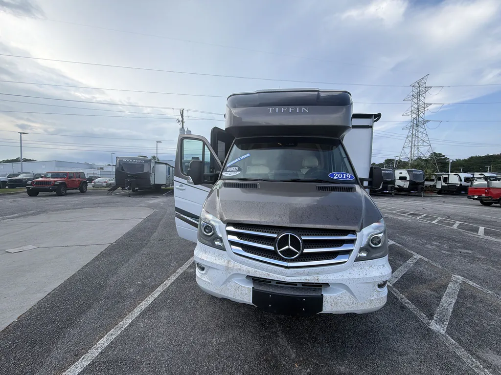 2019 Tiffin Wayfarer 24 TW, Photos photo 4
