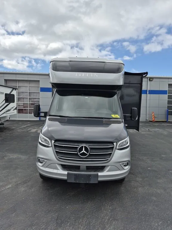 2020 Tiffin Wayfarer 25 RW, Photos photo 2