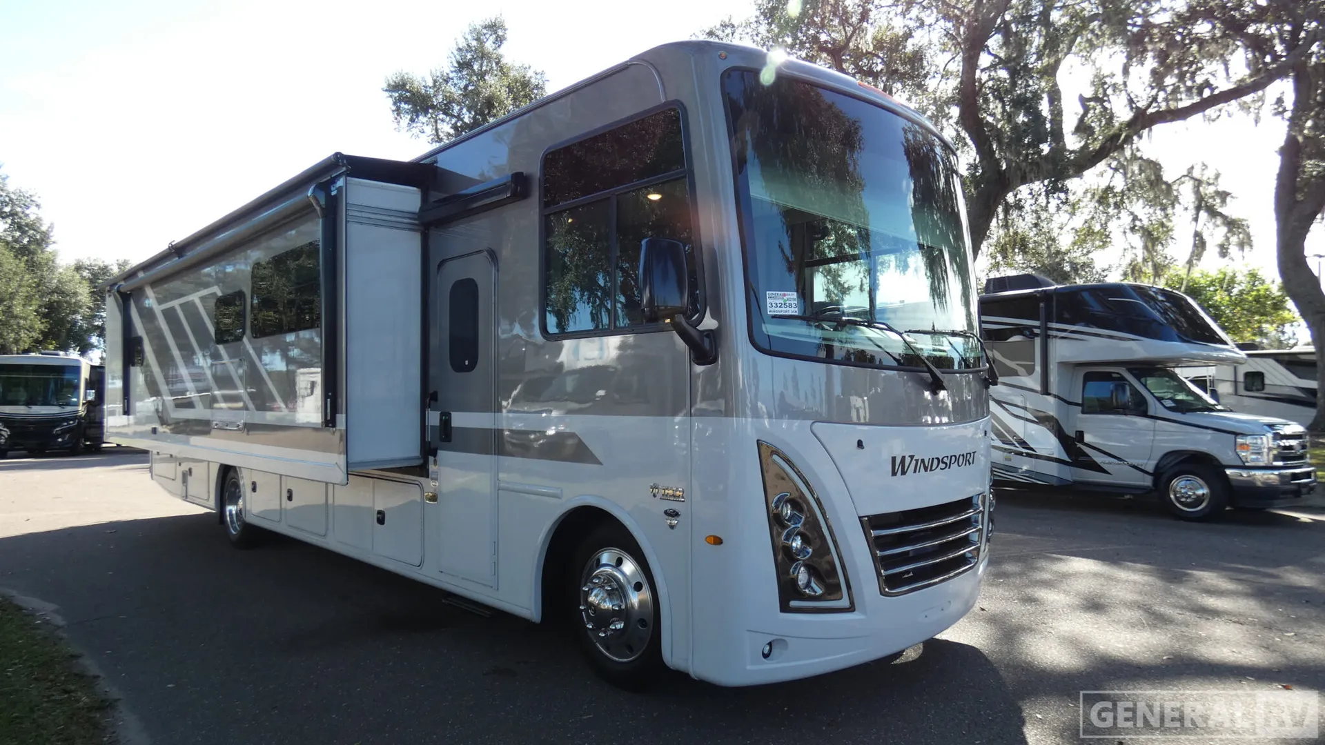 2026 Thor Motor Coach Windsport 35R - Photo 2