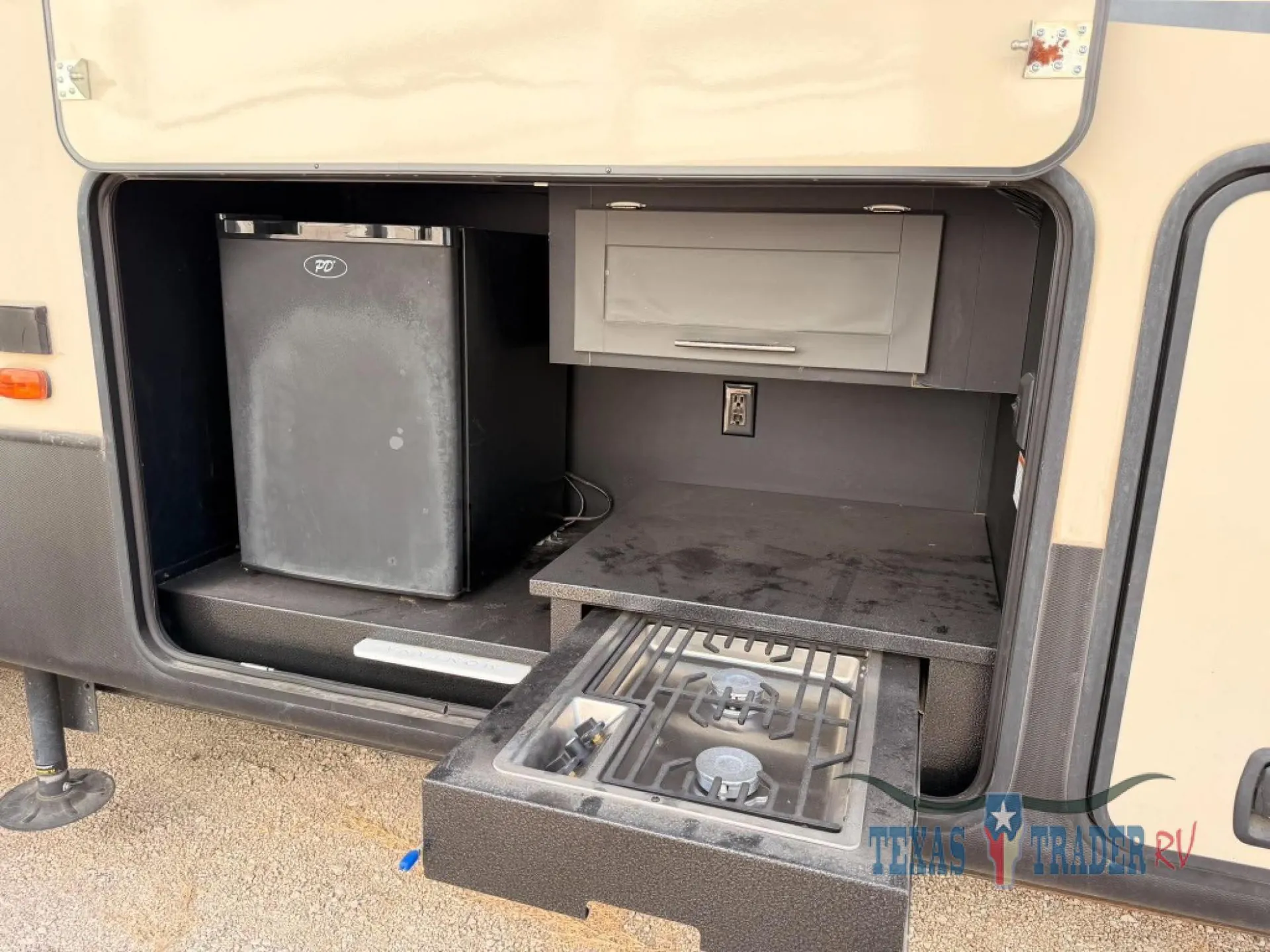 2020 Keystone Montana 3855BR - Photo 4