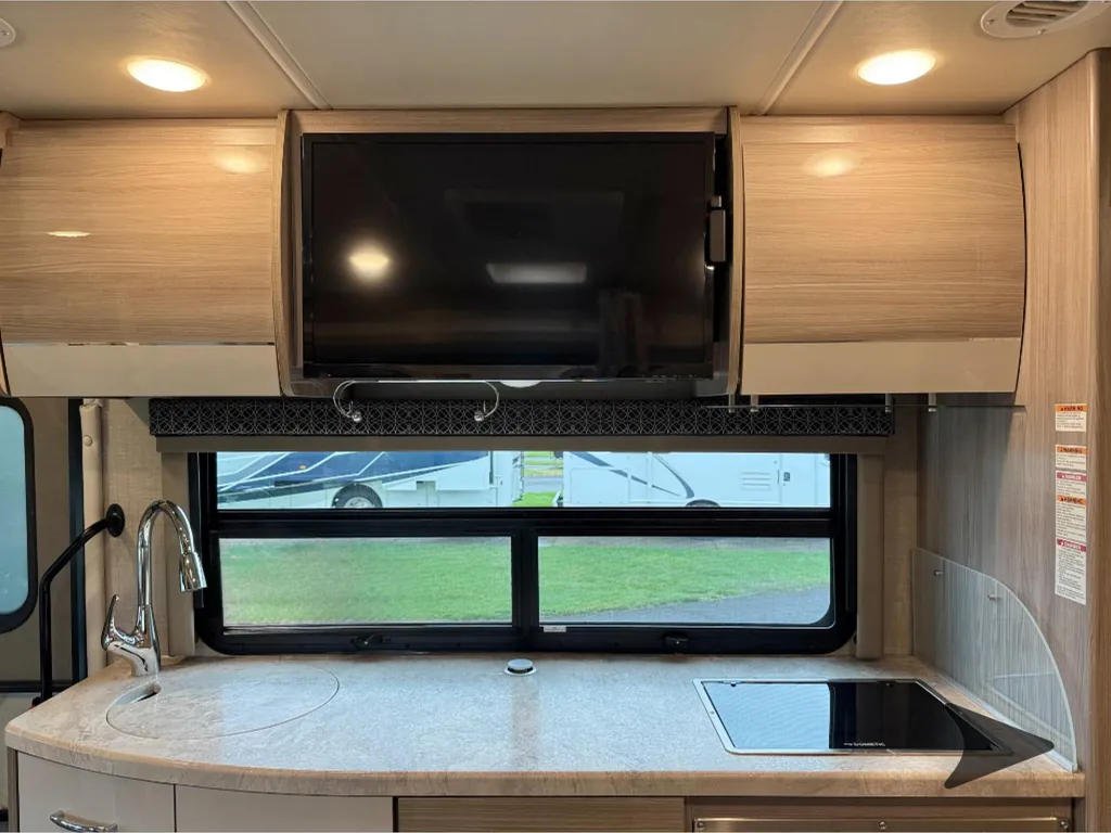 2022 Thor Motor Coach Tiburon 24FB, Photos photo 25