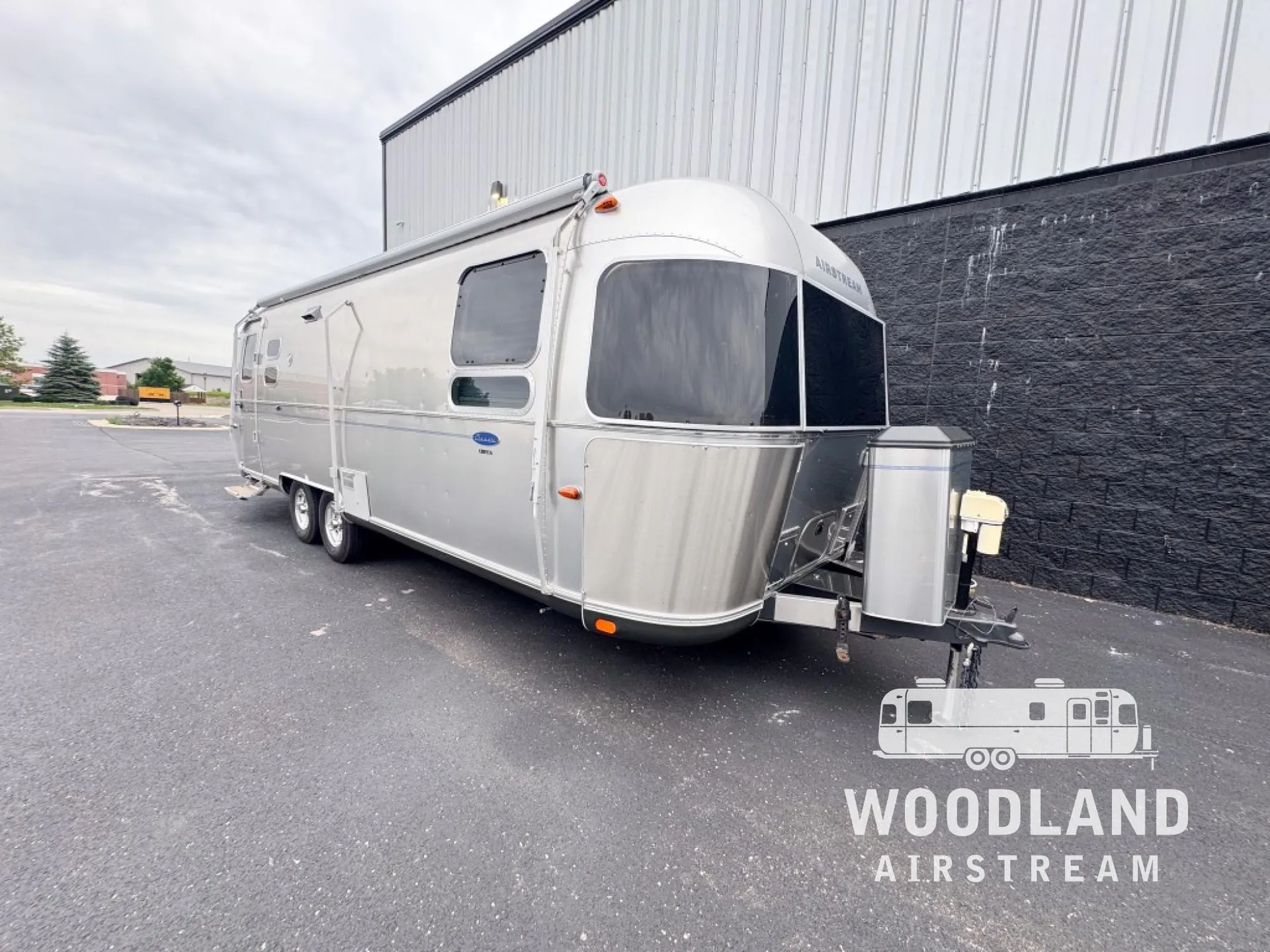 2010 Airstream Classic 27FB - Photo 2