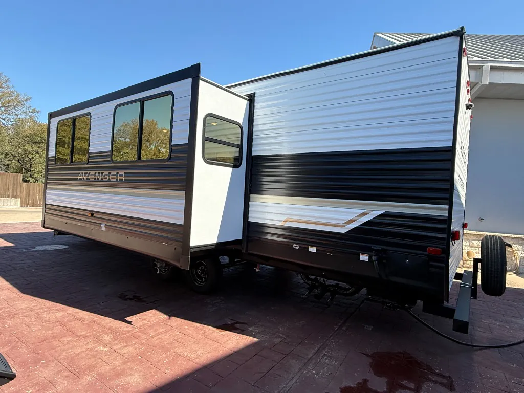 2027 Forest River Avenger 26DBS — Photo 7