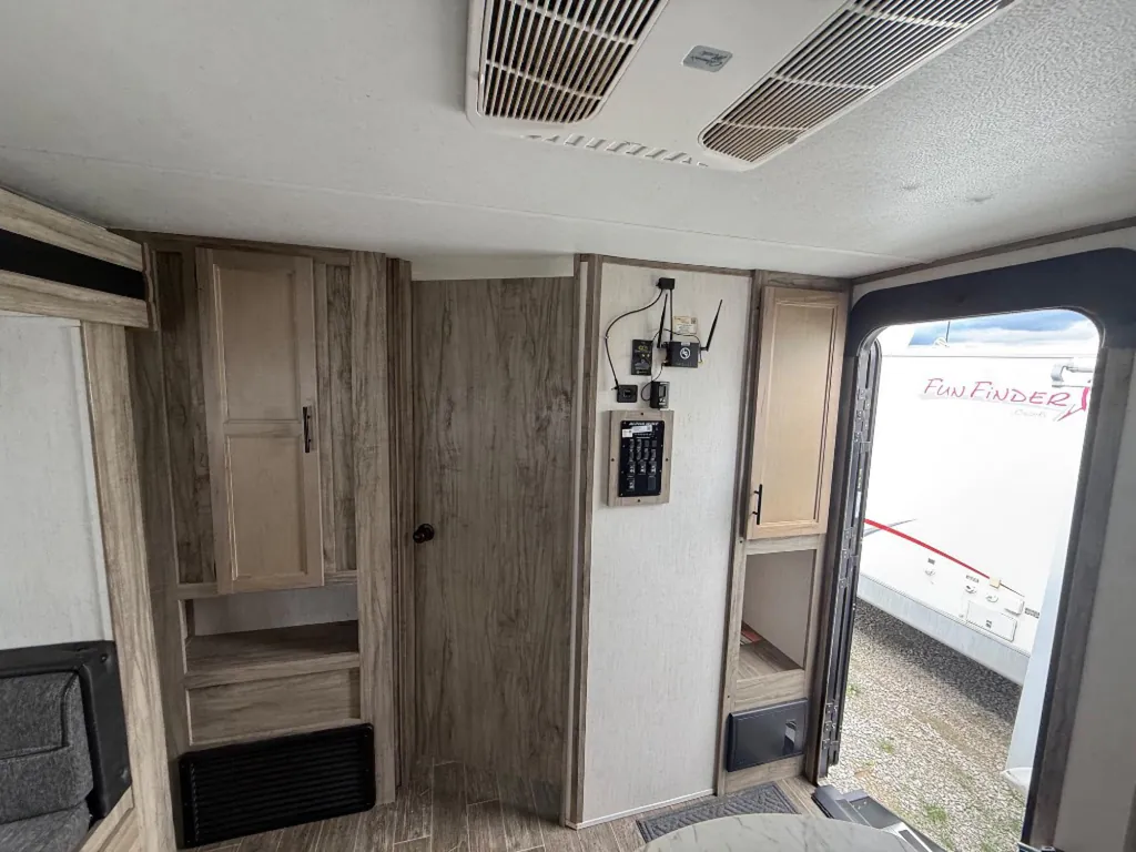 2021 Forest River Cherokee Alpha Wolf 33BH-L, Photos photo 5
