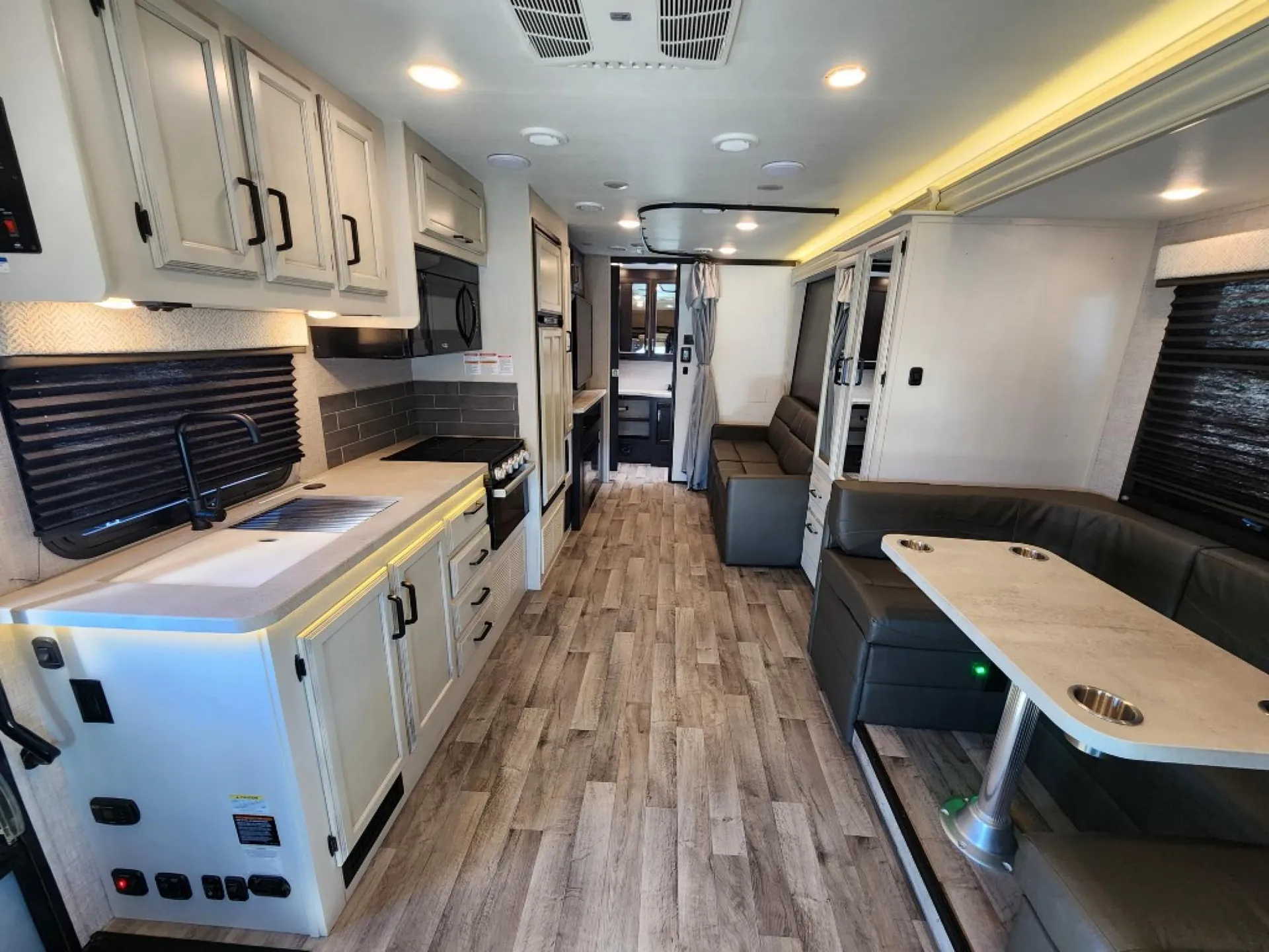 2023 Jayco Redhawk 26M - Photo 3