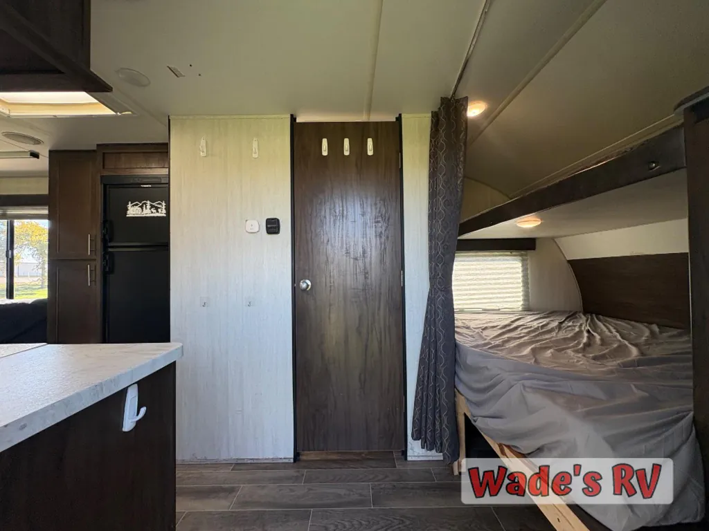2019 Forest River Cherokee Grey Wolf 19SM, Photos photo 11
