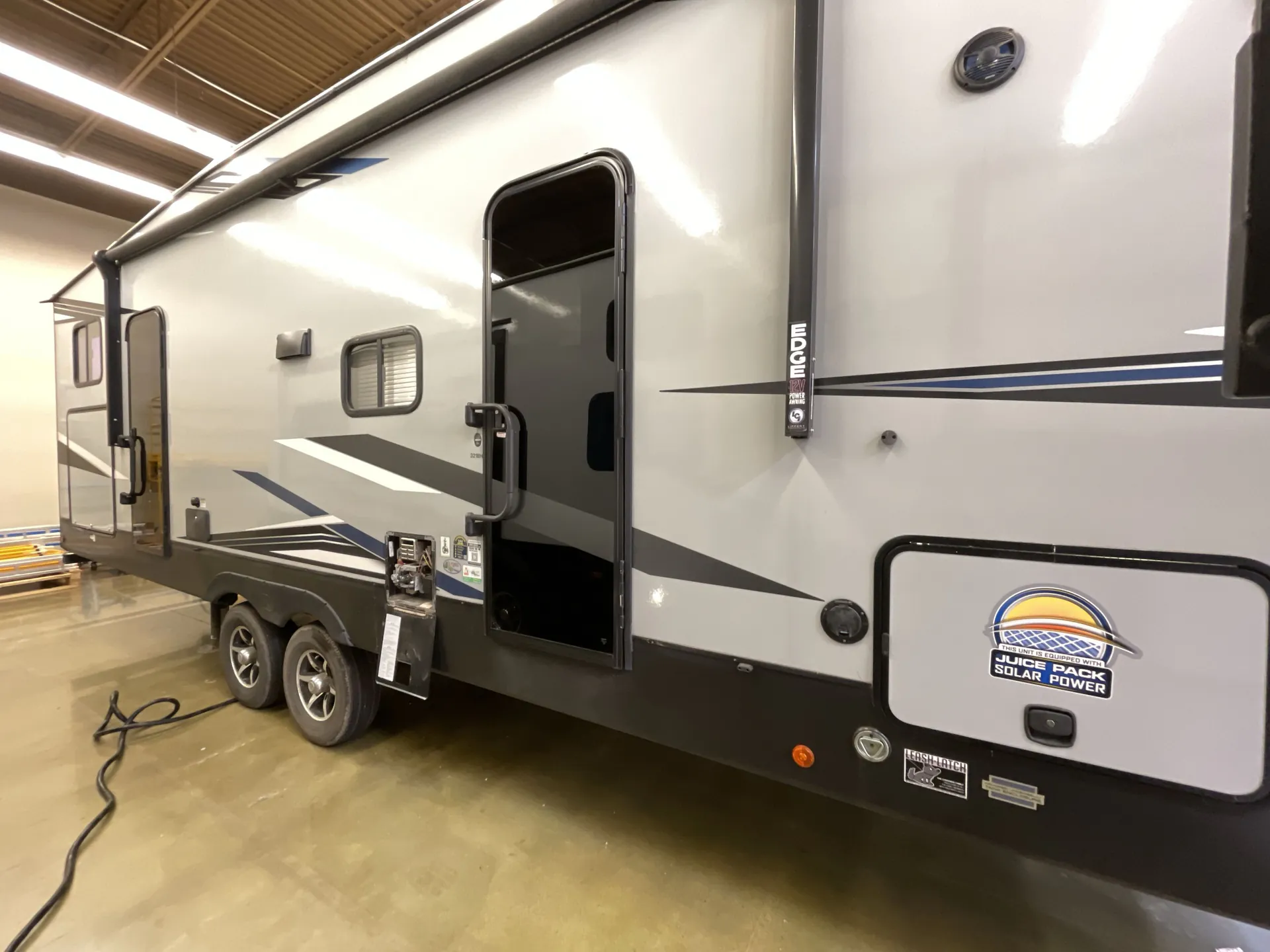 2022 Forest River Cherokee Arctic Wolf 321BH — campside
