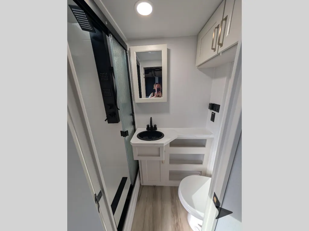 2027 Brinkley Model G 3970, Photos photo 33