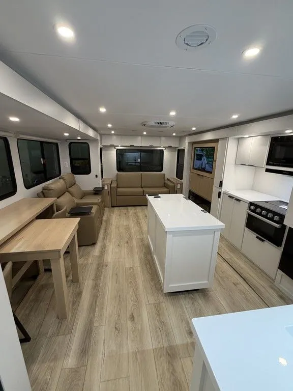 2026 Winnebago Thrive 29RLO - Photo 4