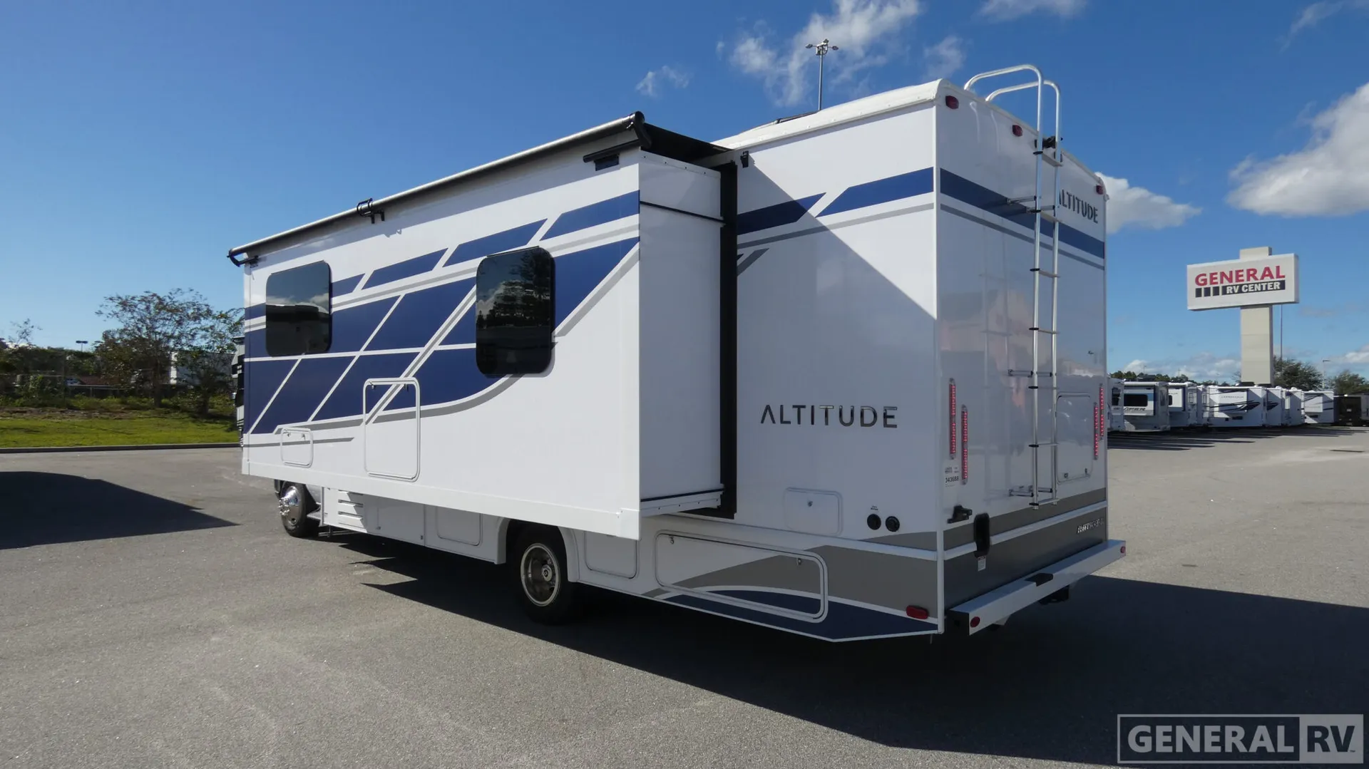 2026 Fleetwood Altitude 27U - Photo 4