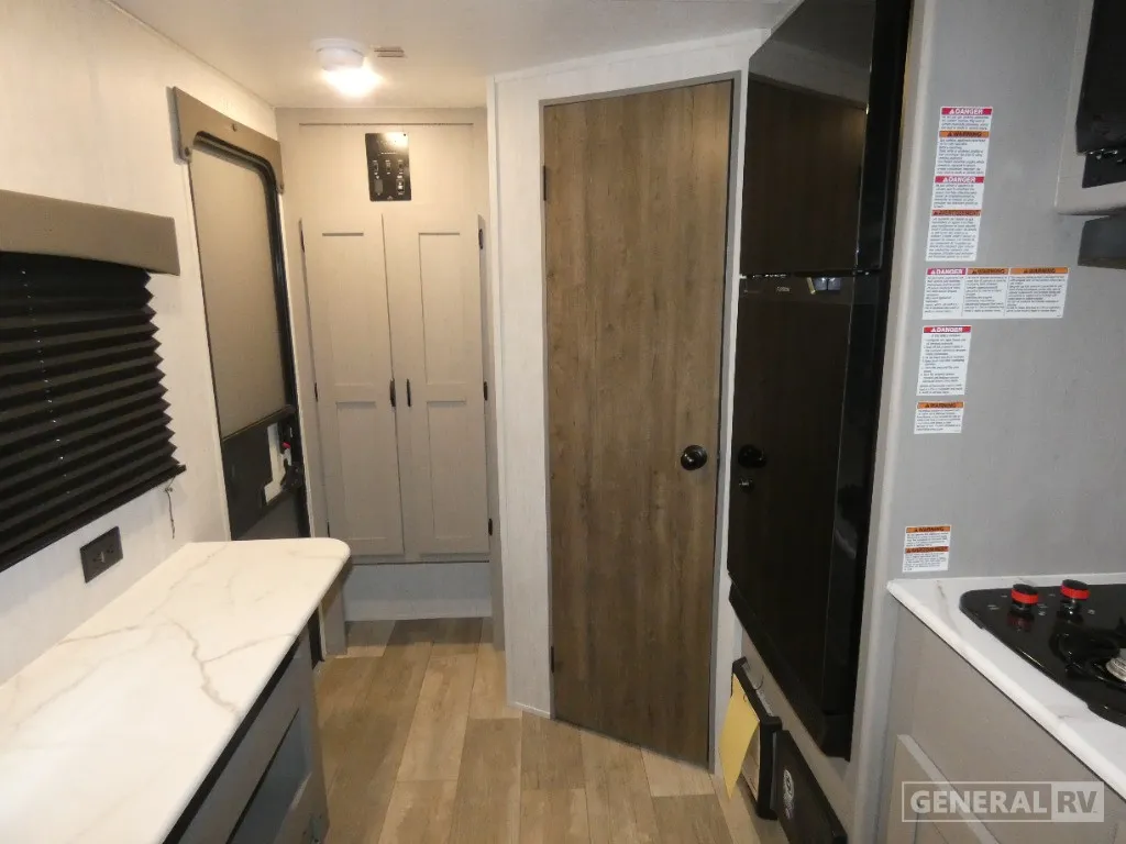 2025 Coachmen Clipper 3K Series 14R - Photo 3