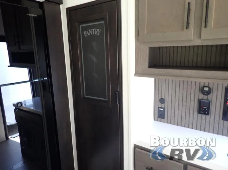 2026 Forest River Cherokee Arctic Wolf 3650SUITE - Photo 3