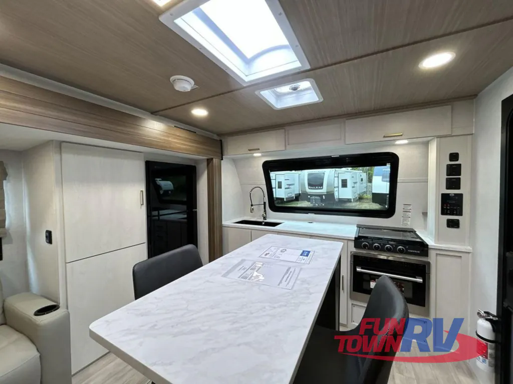 2026 Forest River Vibe Extreme Lite 2500FIK, Photos photo 11
