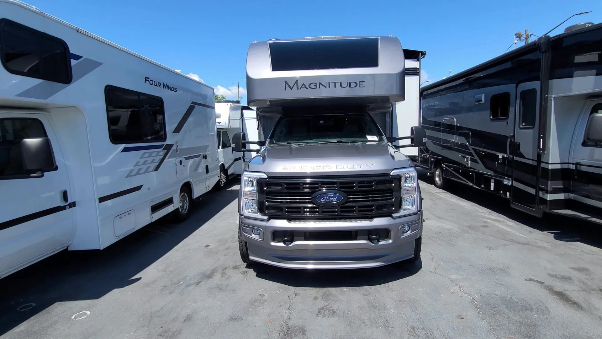 2027 Thor Motor Coach Magnitude Grand R36 - Photo 4