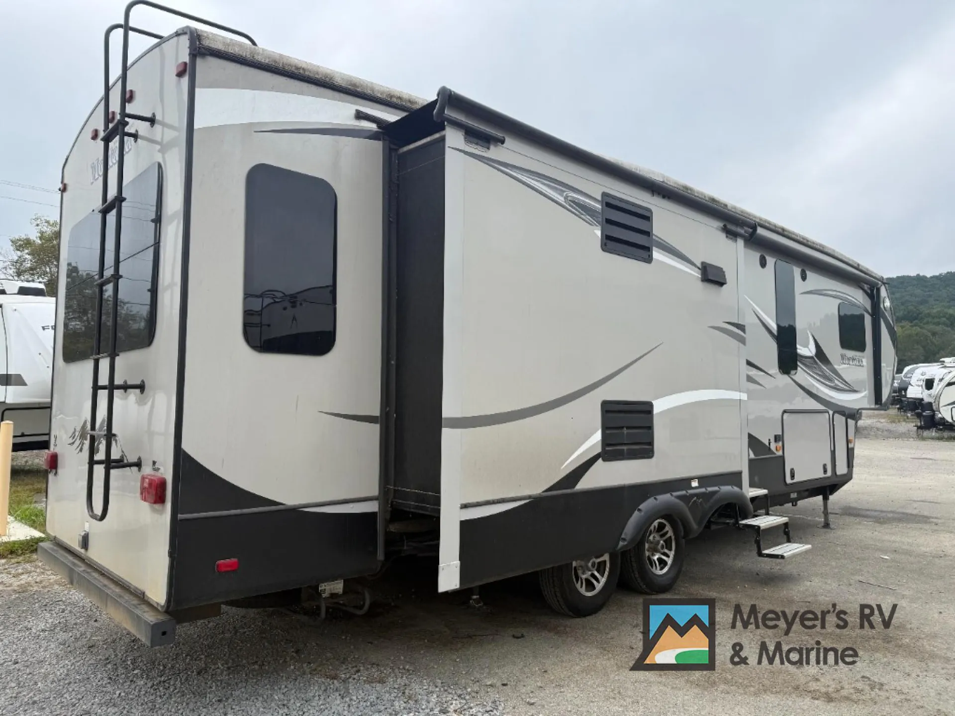 2015 Keystone Montana High Country 305RL - Photo 4