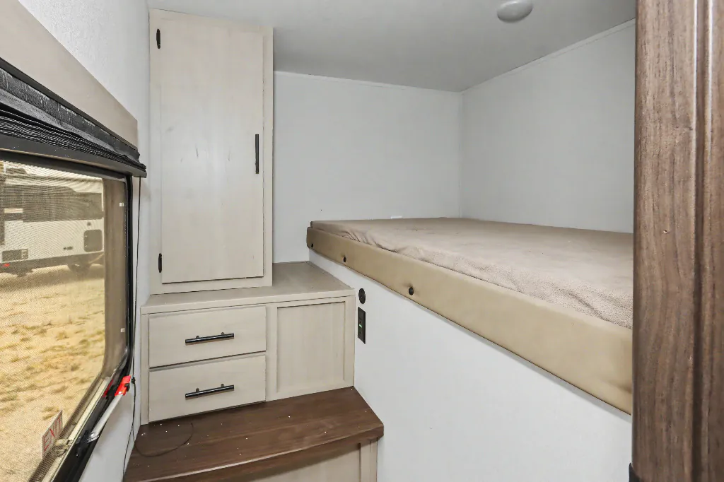 2026 Forest River Cherokee Alpha Wolf 29DCB, Photos photo 13