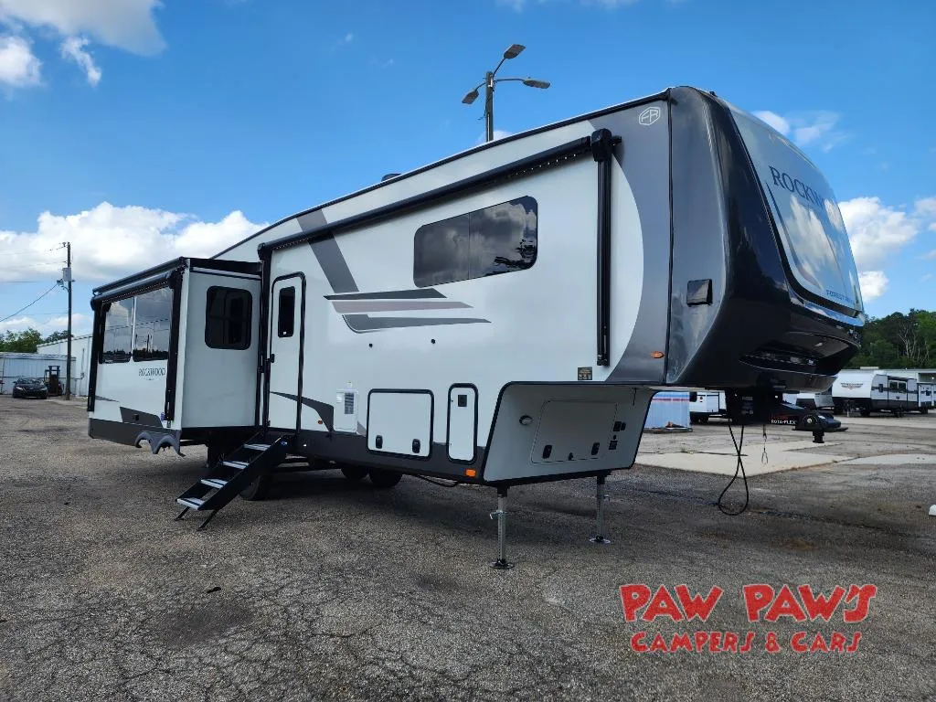 2026 Forest River Rockwood Signature R371RK - Photo 2