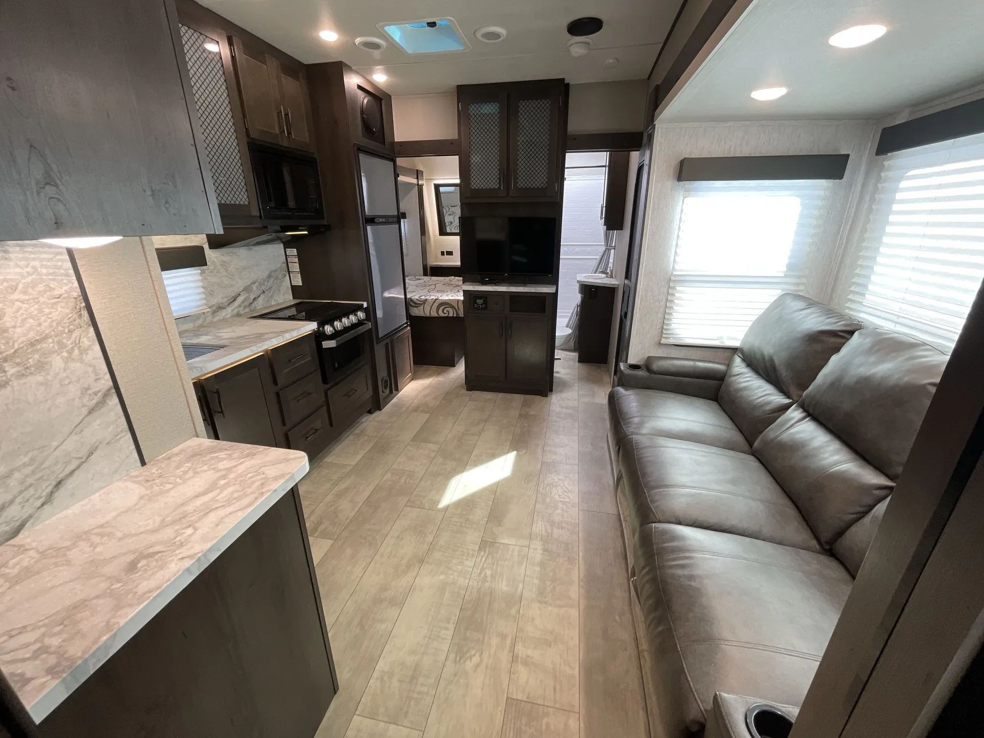 2021 Grand Design Momentum G-Class 29G — living area main