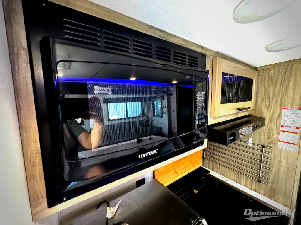 2022 Forest River Cherokee Alpha Wolf 33BH-L, Photos photo 4