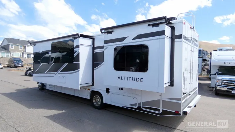 2026 Fleetwood Altitude 29H - Photo 4