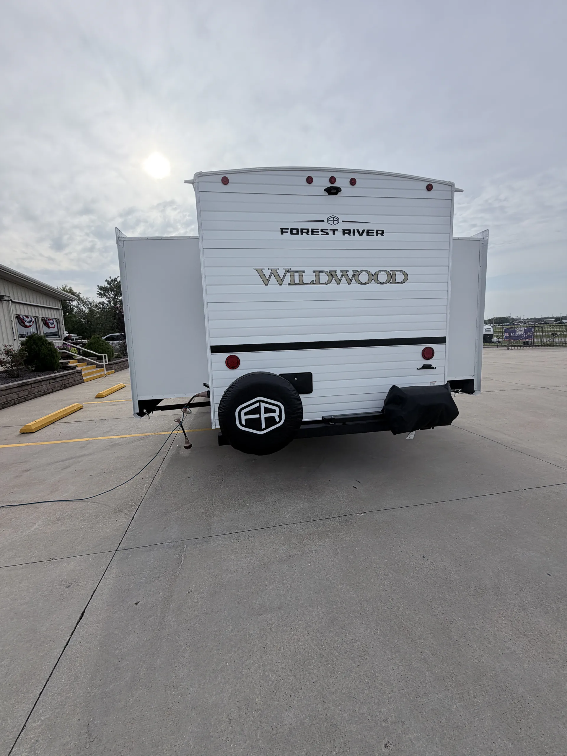 2027 Forest River Wildwood 31KQBTS — Photo 6