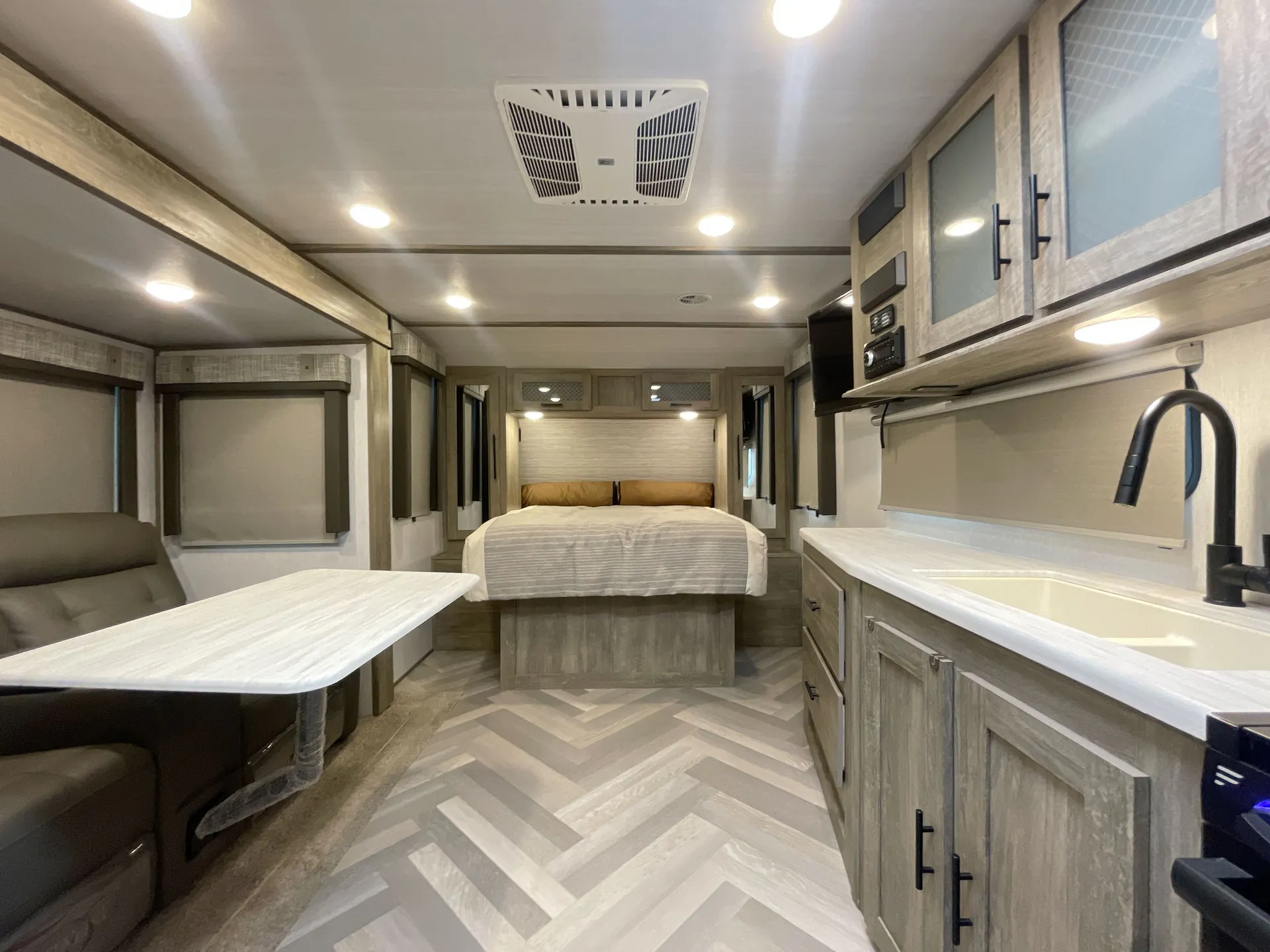 2022 Forest River Salem Hemisphere 19RBHL — living area main