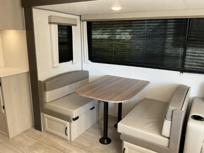 2027 Coachmen Catalina Legacy Edition 333DBDSCK, Photos photo 6