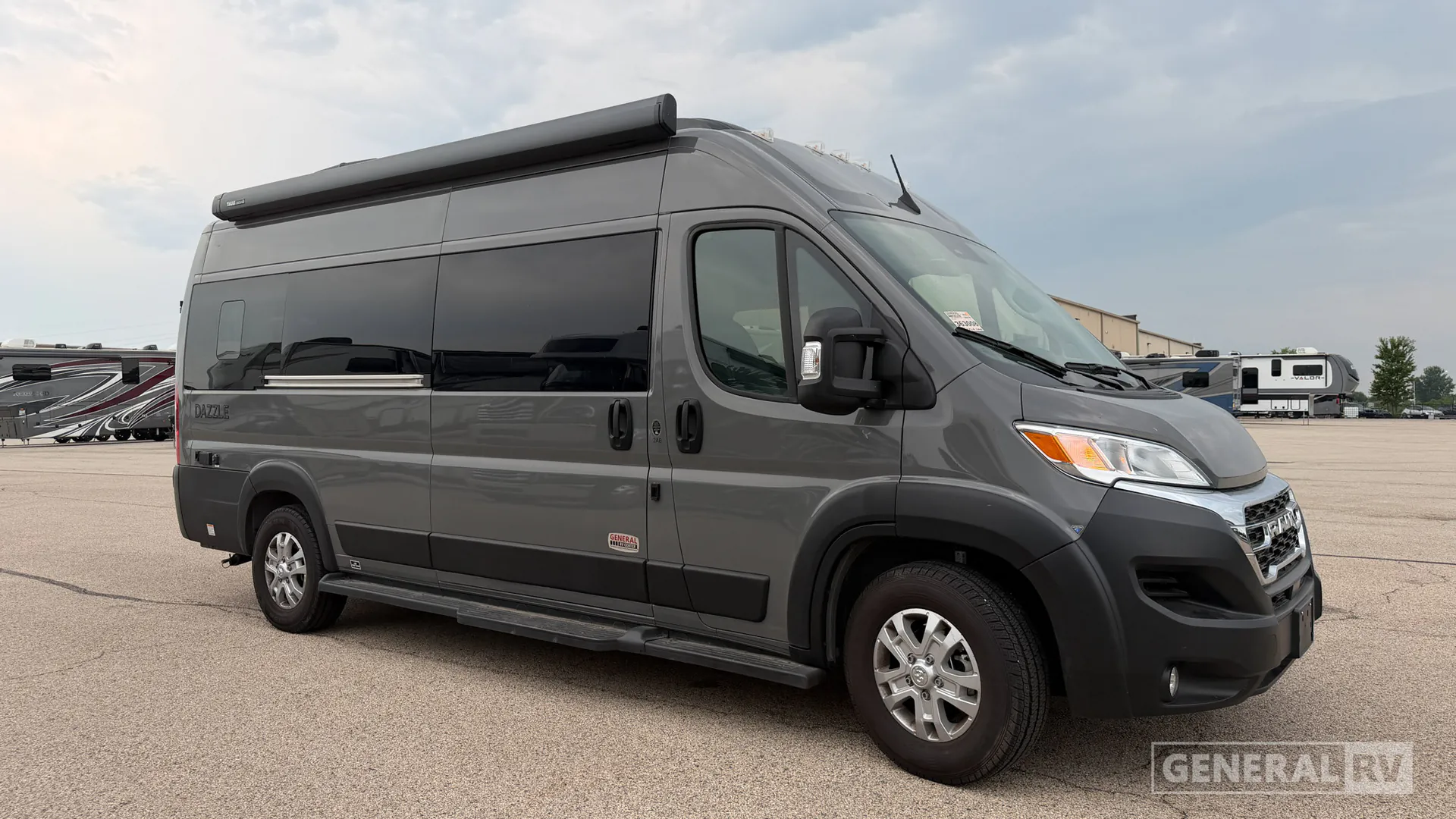 2025 Thor Motor Coach Dazzle 2AB - Photo 2