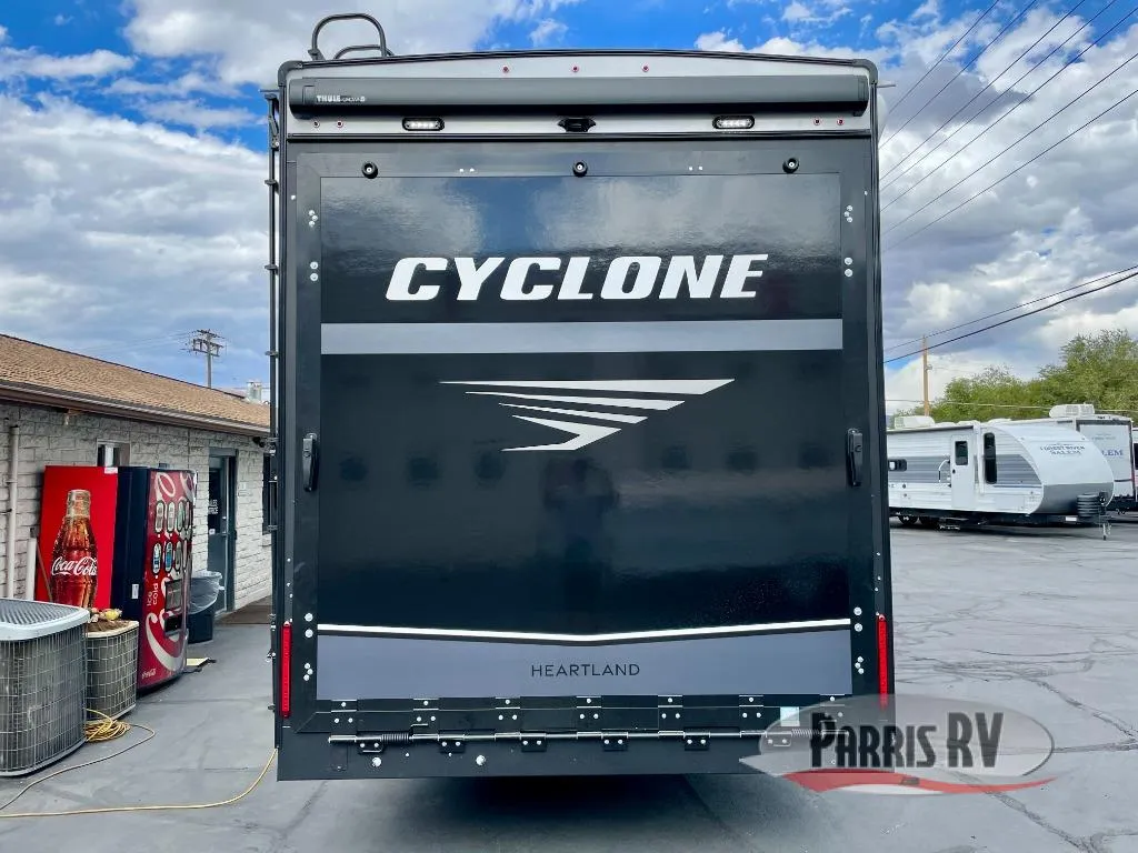 2026 Heartland Cyclone 3913 - Photo 4