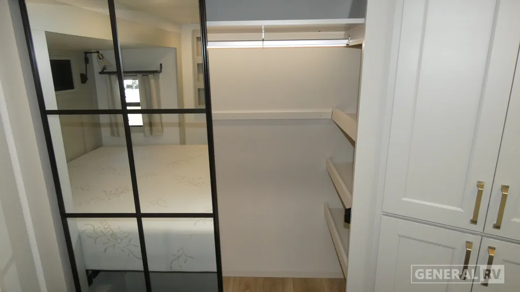 2025 Brinkley Model G 3970, Photos photo 10