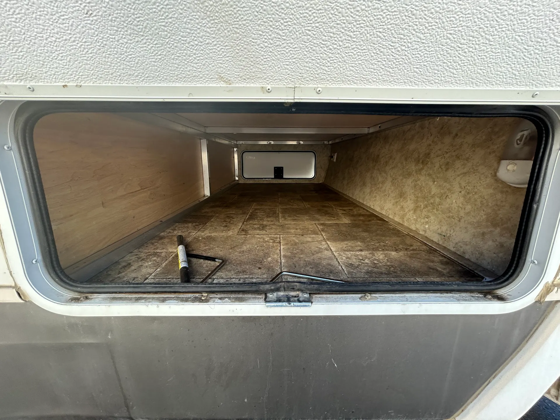 2012 Keystone Cougar XLite 31RKS - Photo 4