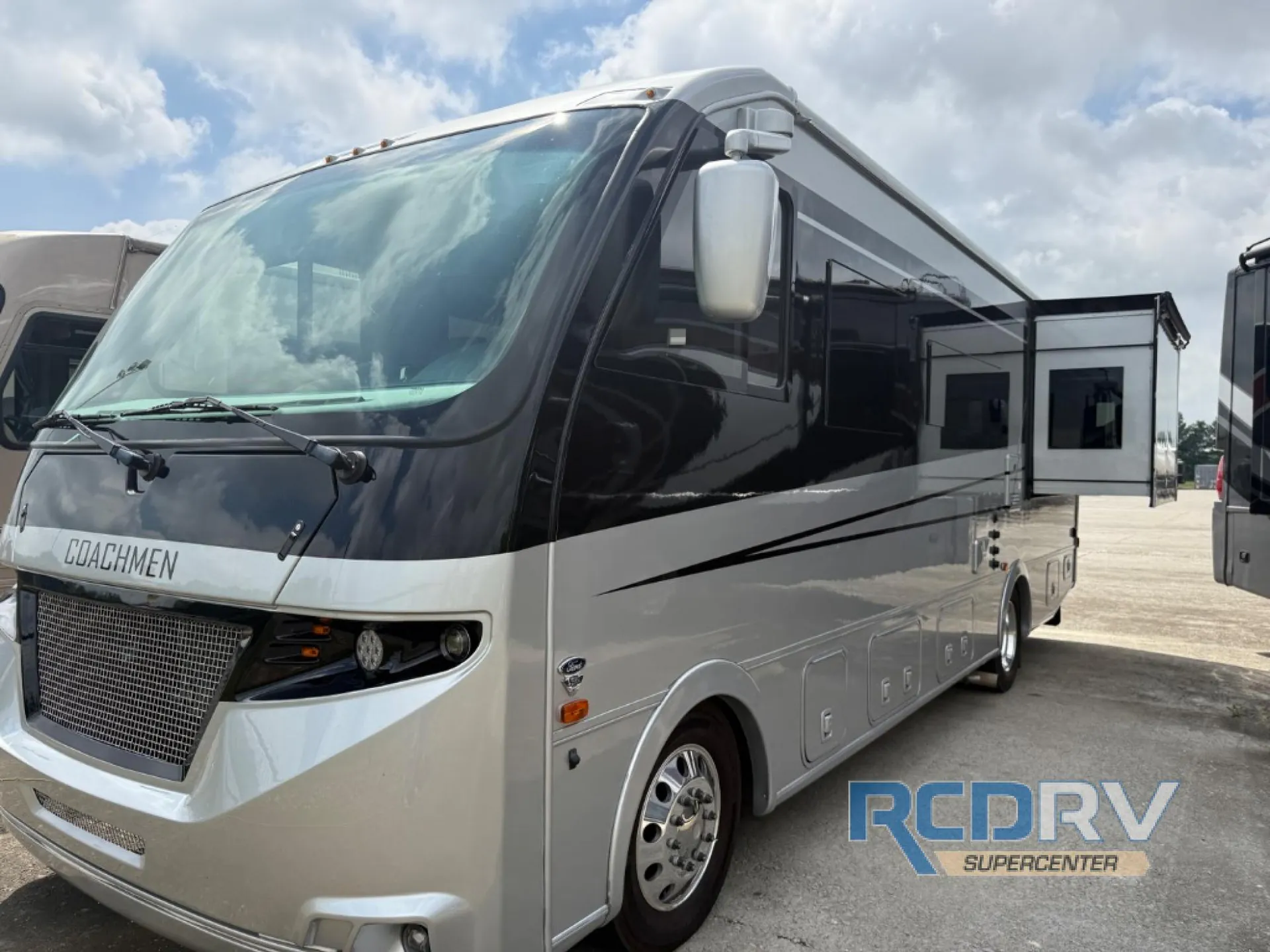 2024 Coachmen Euro 25EU - Photo 3