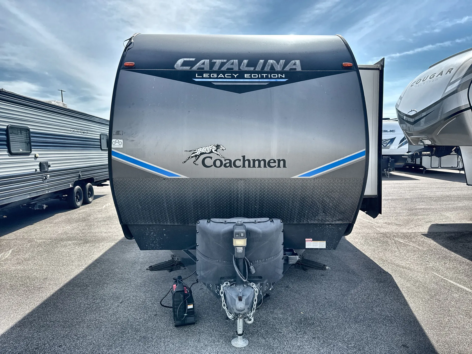 2021 Coachmen Catalina Legacy Edition 343BHTS — front