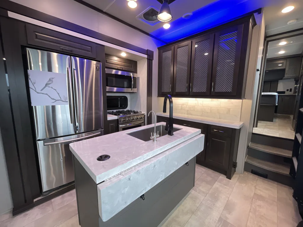 2021 Grand Design Momentum 381M, Photos photo 10