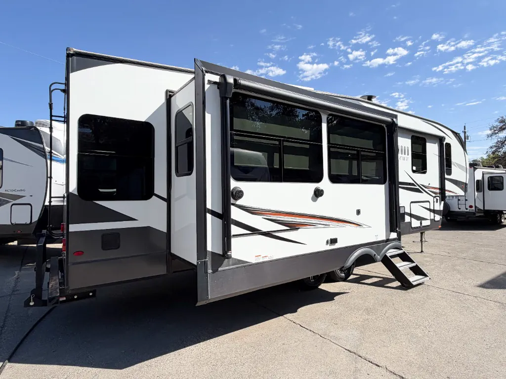 2022 Forest River Rockwood Ultra Lite 2893BS - Photo 4