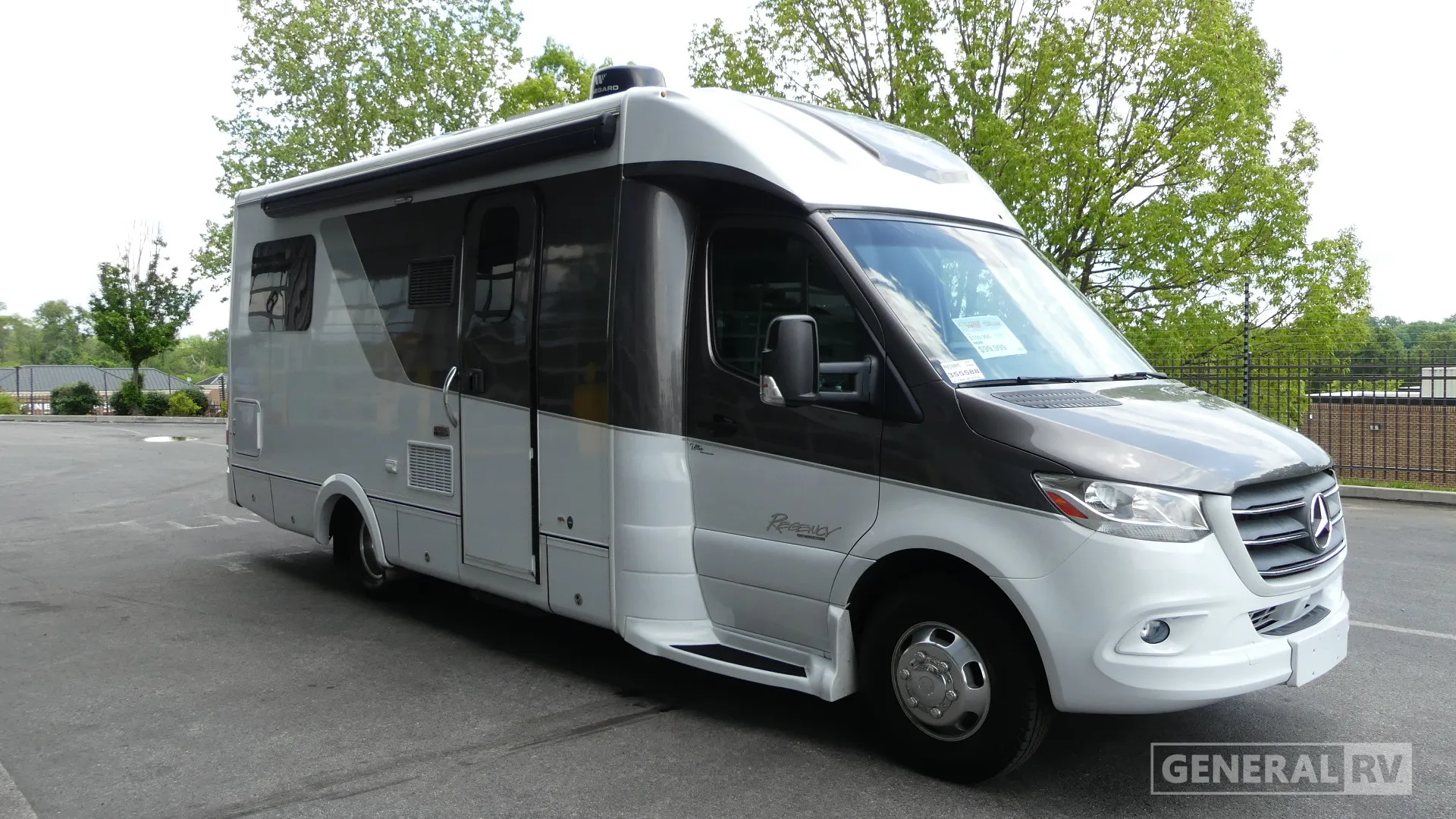 2020 Regency Ultra Brougham 25TB - Photo 2