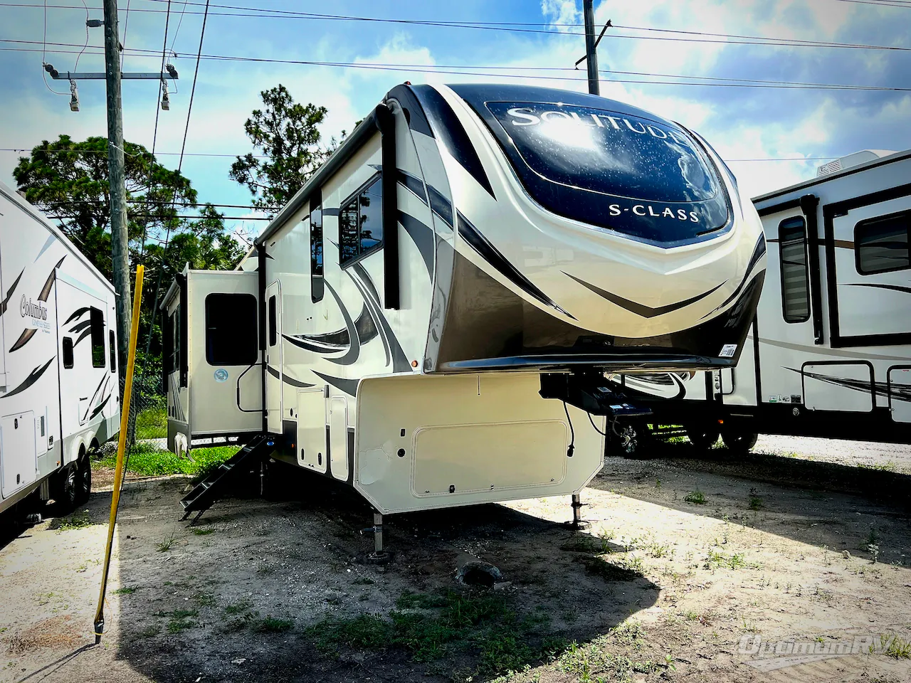 2021 Grand Design Solitude 2930RL - Photo 2
