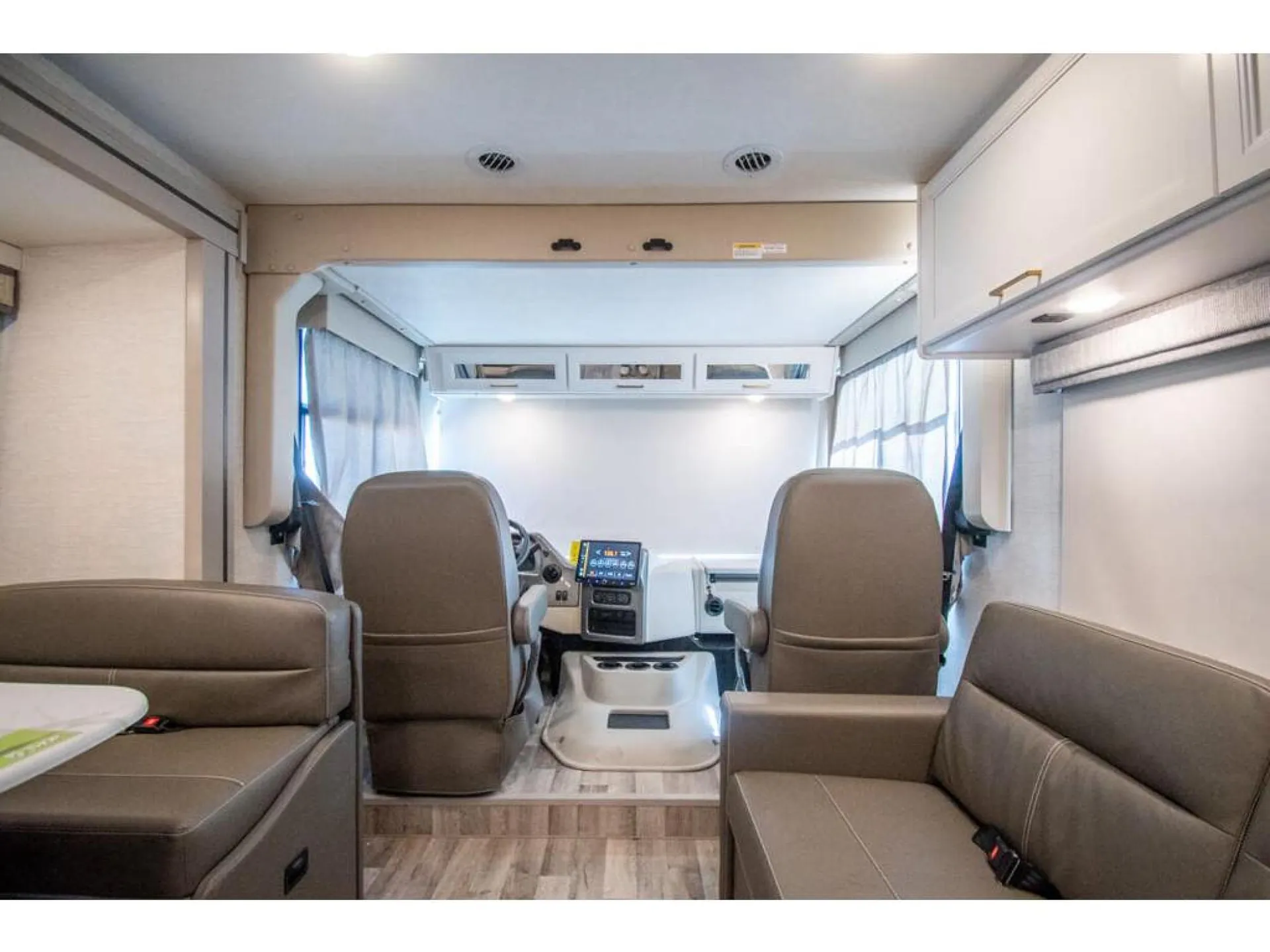 2026 Thor Motor Coach Resonate 32B - Photo 4