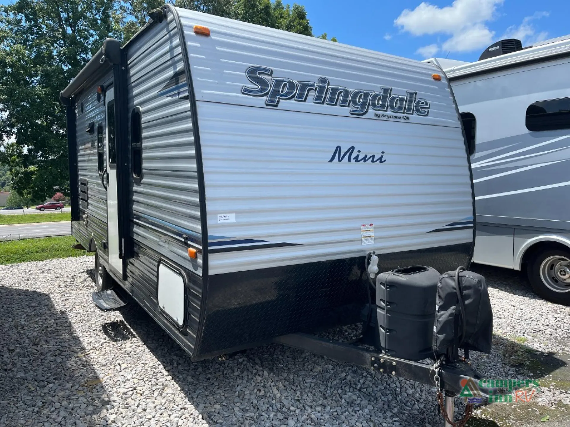 2019 Keystone Springdale Mini 1790FQ - Photo 2