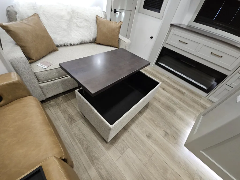 2026 Brinkley Model Z 3515, Living area photo 5