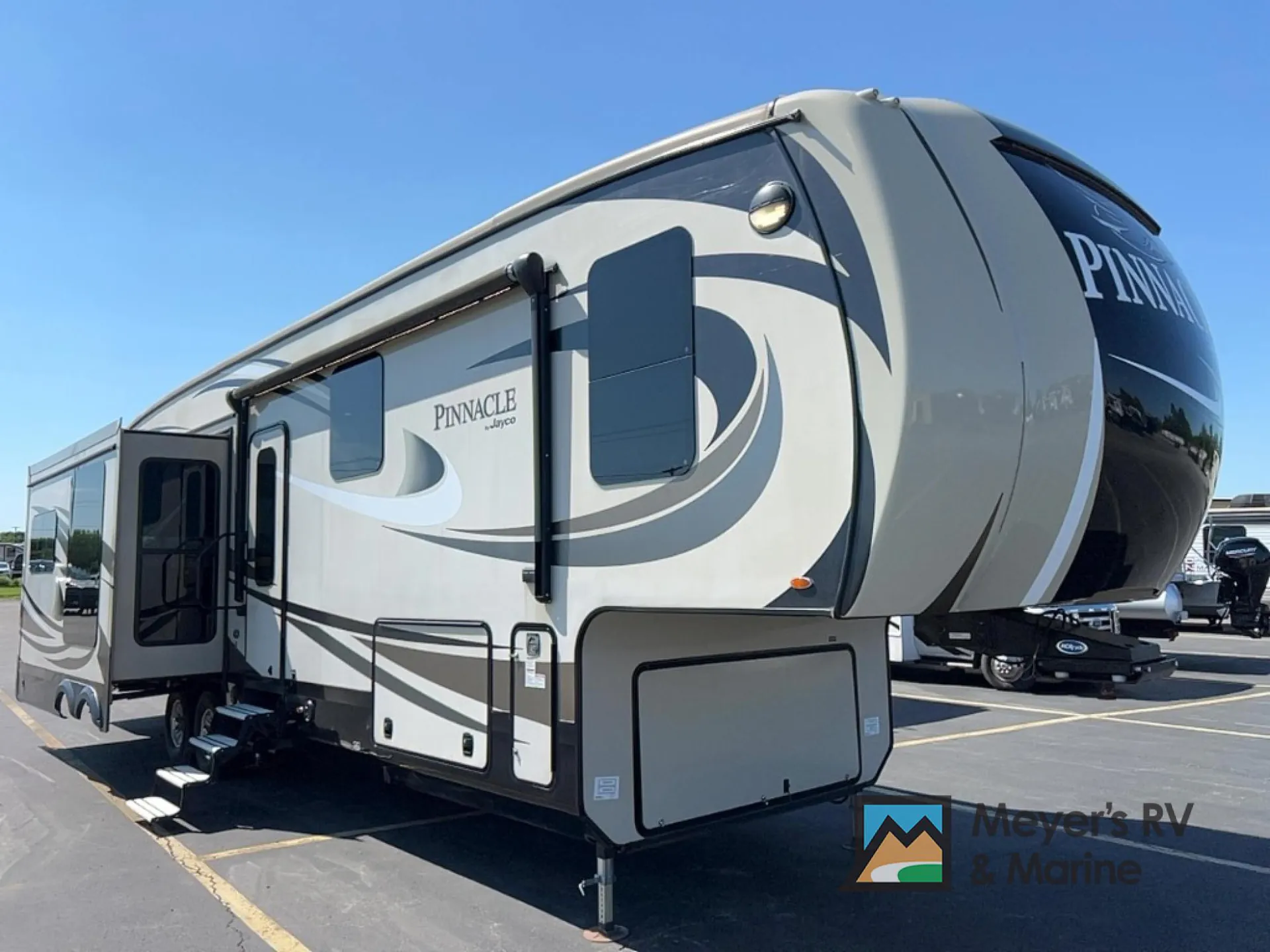 2017 Jayco Pinnacle 36RSQS - Photo 2