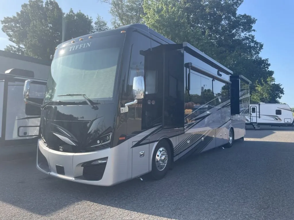 2026 Tiffin Phaeton 40 IH - Photo 3